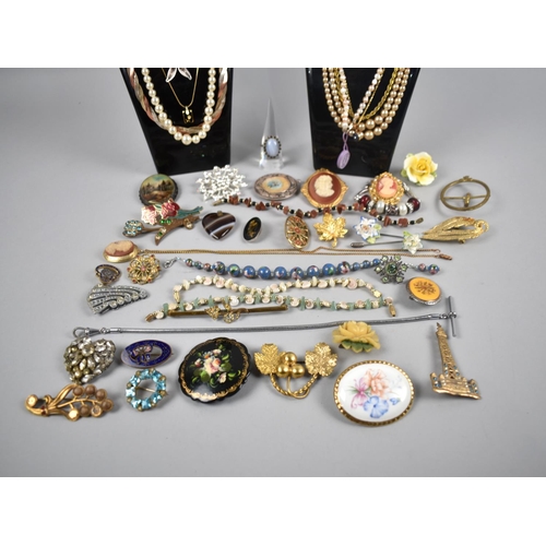 427 - A Collection of Various Vintage Costume Jewellery to include Freshwater Pearl Necklace with Silver C... 