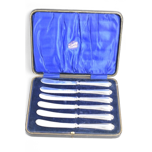 403 - A Cased Set of Silver Handled Butter/Cake Knives by William Yates, Sheffield 1896 Hallmark