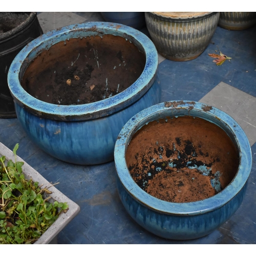 444 - A Pair of Graduated Transitional Glazed Planters, 26cm and 33cm high