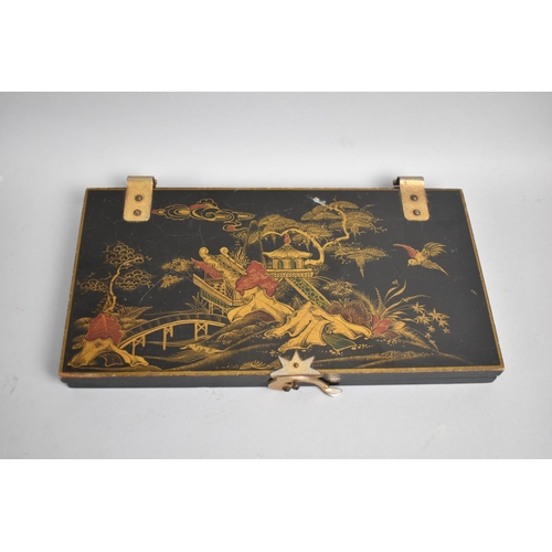 92 - A Mid 20th Century Chinoiserie Flower Press, 24cms Wide