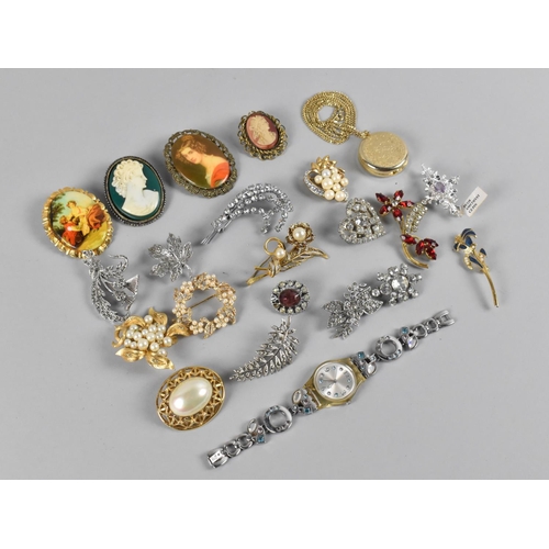 286 - A Collection of Various Mid 20th Century and Later Brooches