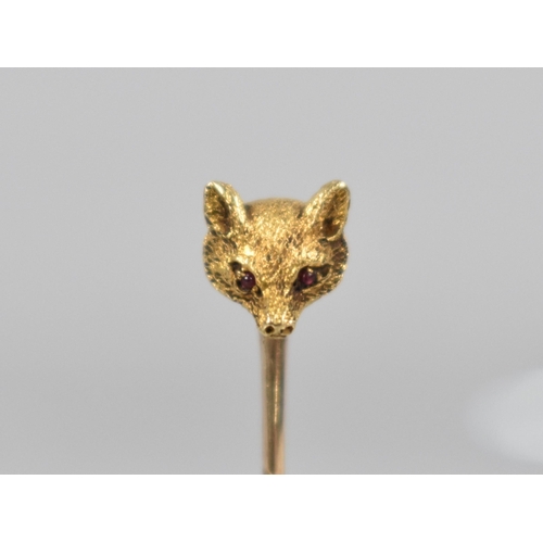 131 - An Early 20th Century 18ct Gold and Ruby Mounted Tie/Cravat Pin, Realistically Modelled as a Foxes H... 