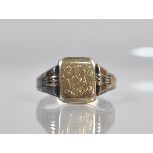 241 - A 9ct Gold on Silver Signet Ring, Rectangular Panel Monogrammed LEJ, Fluted Shoulder Embellishment, ... 