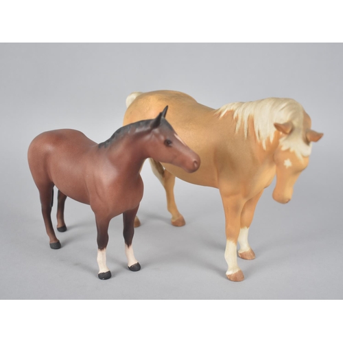 401 - A Beswick Palomino Mare Together with a Thoroughbred Stallion