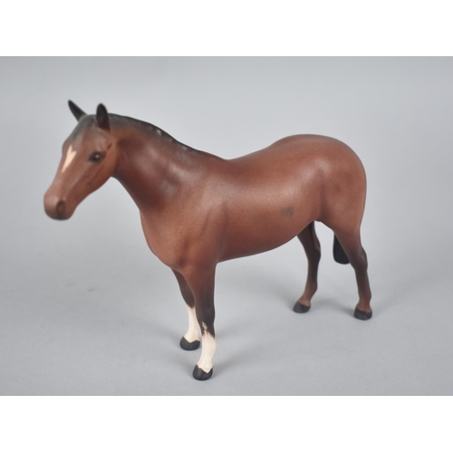 401 - A Beswick Palomino Mare Together with a Thoroughbred Stallion