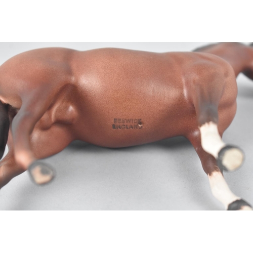 401 - A Beswick Palomino Mare Together with a Thoroughbred Stallion