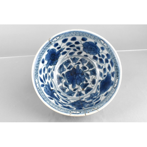 432 - A Chinese Ming/Qing Dynasty Porcelain Blue and White 'Lotus' Bowl, 17cm Diameter and 8cm High. Condi... 