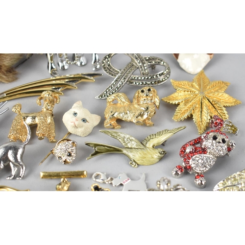 252 - A Collection of Various Vintage and Modern Brooches and Pins to include and Example by Butler and Wi... 