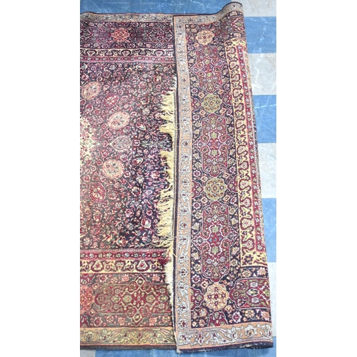 476 - A Rectangular Patterned Rug, 272x185cms