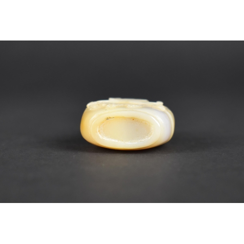 374 - A Chinese Carved Hardstone Snuff Bottle Decorated with Bat in Relief with Green and Black Veined Sto... 