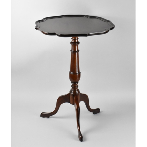 447 - A George III Style Waring and Gillow Mahogany Pie Crust Tripod Table with Turned Vase Support and Pa... 