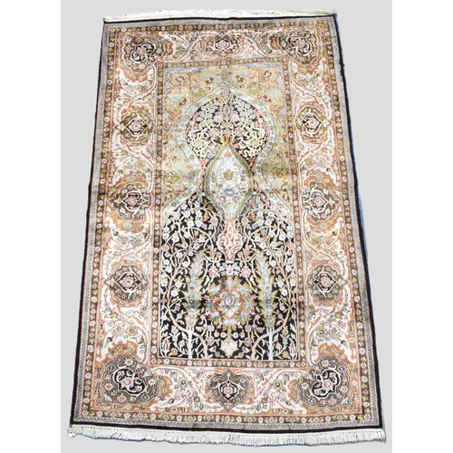 199 - A Silk Kashan Hand Made Rug, 198x120cms