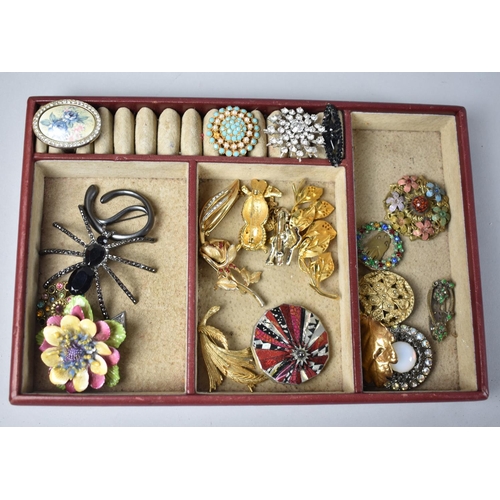 258 - A Small Collection of Various Vintage Costume Jewellery