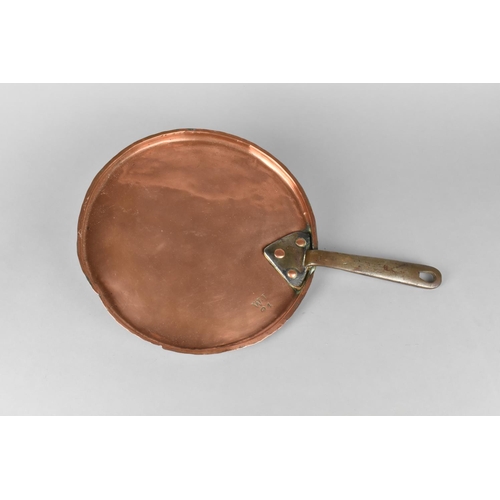 86 - A 19th Century Copper Saucepan Lid Inscribed WI 24, 27cms Diameter