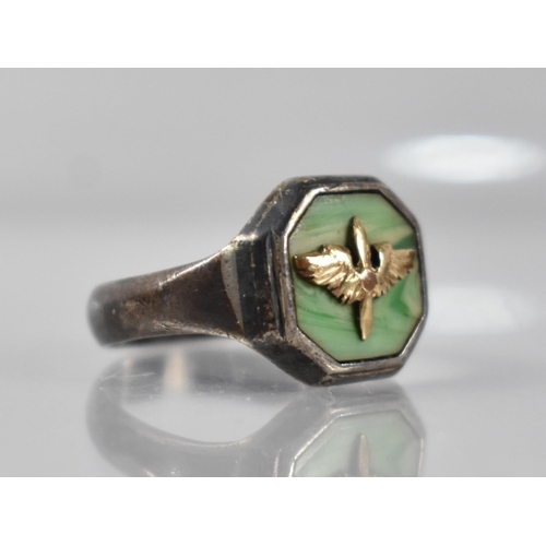 47 - A Vintage Army Air Corp Military Style Signet Ring, Gold Plated Central Emblem on Marbled Green Glas... 