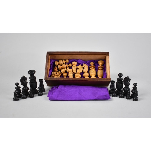 16 - An Early 20th Century Small 'Ladies' Boxwood Chess Set, the King 5.25cm High