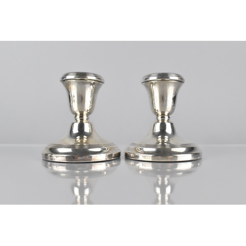 35 - A Pair of Elizabeth II Silver Candlesticks by Sanders and Mackenzie, Birmingham Hallmark 1975, 10cm ... 