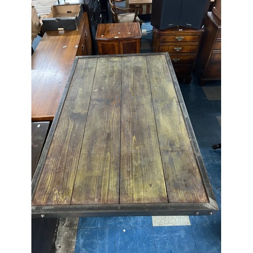 520 - A Modern Industrial Style Four Plank Table, 140x86cms