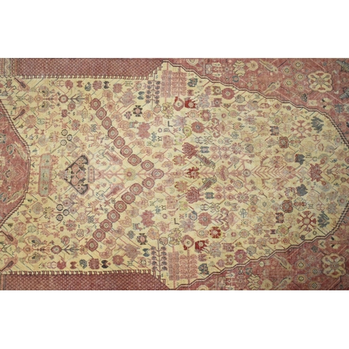 484 - A Vintage Patterned Rug, 150x100cms