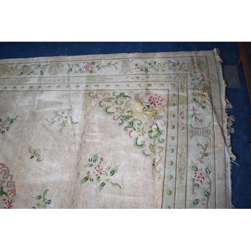 485 - A Large Chinese Woollen Carpet, 456x365cms