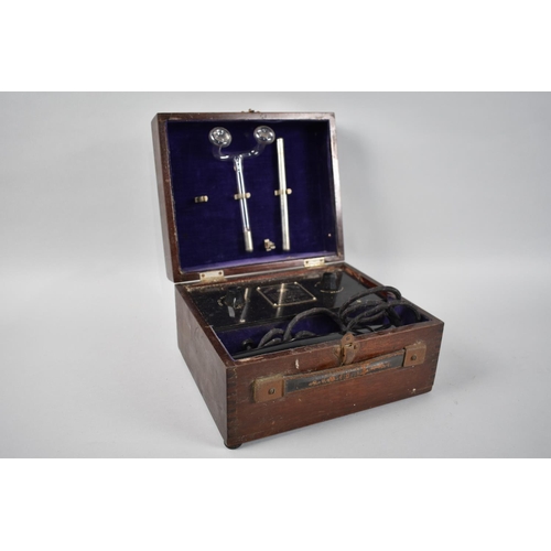 37 - An Early 20th Century Violet Ray Apparatus, 