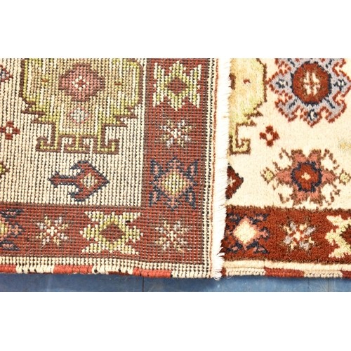 544 - A Late 20th Century Woollen Runner, 202x65cms