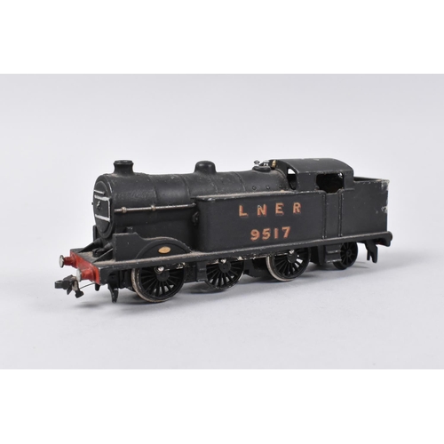 214 - A Vintage OO Gauge Hornby LNER Tank Locomotive 9517, Model 21065