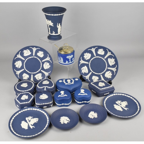 302 - A Collection of Sixteen Pieces of Wedgwood Jasperware to Comprise Lidded Boxes, Plates, Vase etc