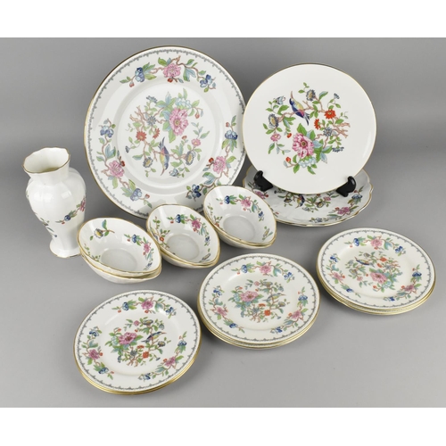 271 - A Collection of Aynsley Pembroke to Comprise Plates, Dishes and a Vase, Sixteen Pieces in Total