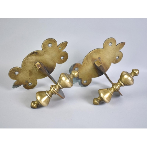 209 - A Pair of Victorian Brass Wall Hanging Curtain Pole Supports together with a Brass Curtain Pole, 146... 