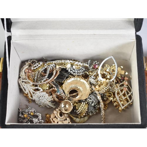 286 - A Collection of Various Costume Jewellery etc