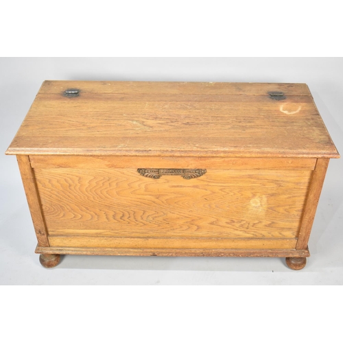 510 - A Mid 20th Century Oak Lift Top Coffer Chest on Four Bun Feet, 91cms Wide