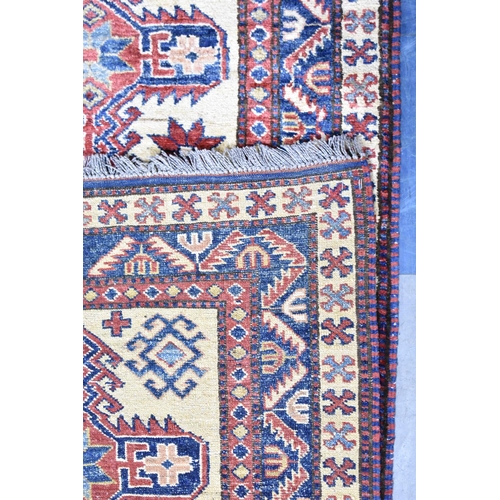 530 - A Patterned Woollen Runner, 277x80cms