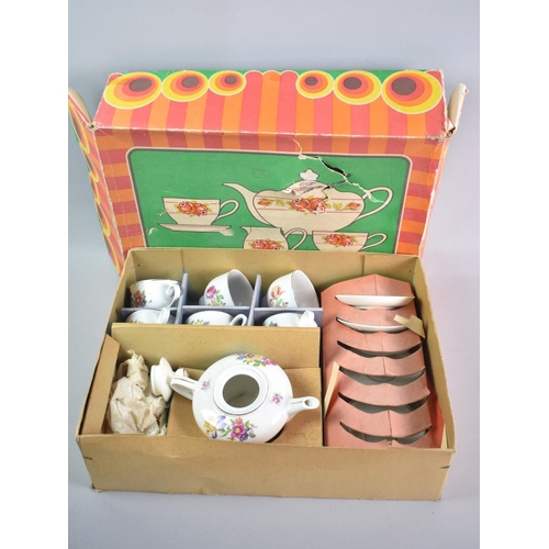 232 - A Mid 20th Century Floral Patterned Tea Set in Box