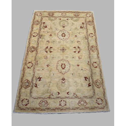 427 - A Hand Made Ziegler Rug, 180x120cms