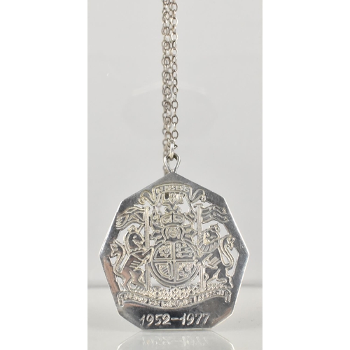 357 - A Vintage Scottish Silver Commemorative Medallion for the Silver Jubilee, Dated for Edinburgh 1977 a... 