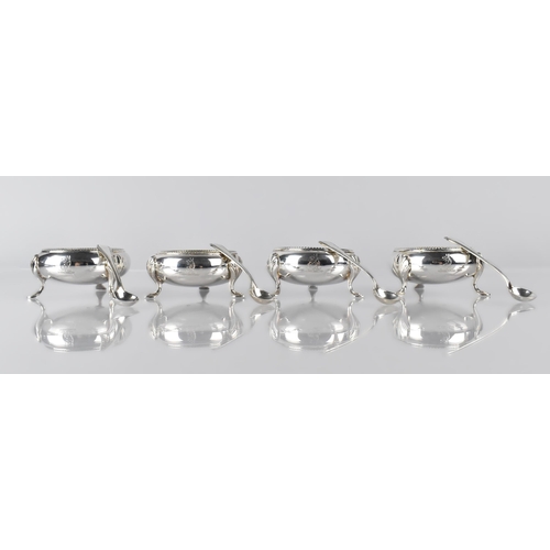 149 - A George VI Cased Five Piece Silver Cruet by H Pidduck & Sons to Comprise Two Pepperettes, Two Salts... 