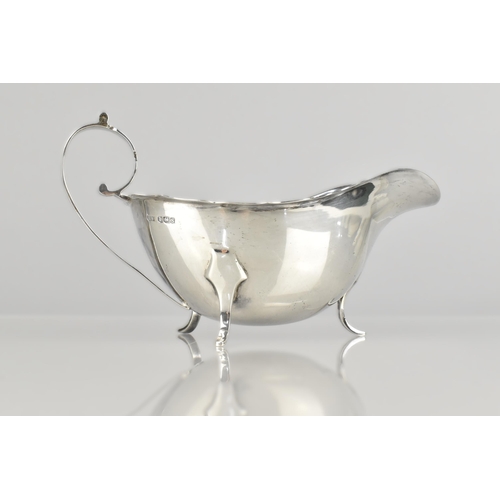 136 - A George V Silver Sauce Boat by Lee & Wigfull (Henry Wigfull), Sheffield Hallmark 1935, 18cm Long, 1... 