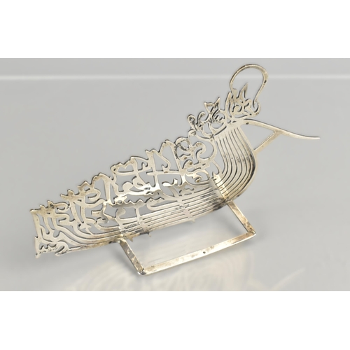 127 - An Islamic Silver Open Work Calligraphic Stand, 68g, 16cm x 10cm high