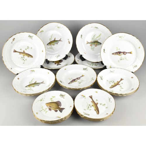 305 - An Italian Richard Ginori Ichthyological  Fish Set to Comprise Six Dinner Plates, Six Side Plates an... 