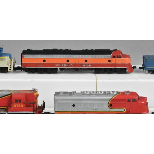 352 - A Collection of Nine N Gauge Unboxed Locomotives and One Tender, Santa Fe, Delaware and Hudson Etc