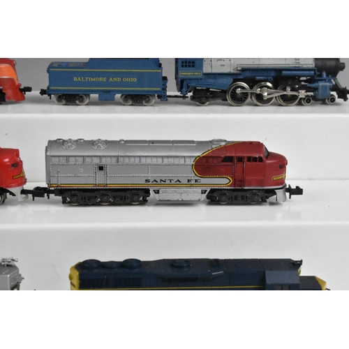 352 - A Collection of Nine N Gauge Unboxed Locomotives and One Tender, Santa Fe, Delaware and Hudson Etc