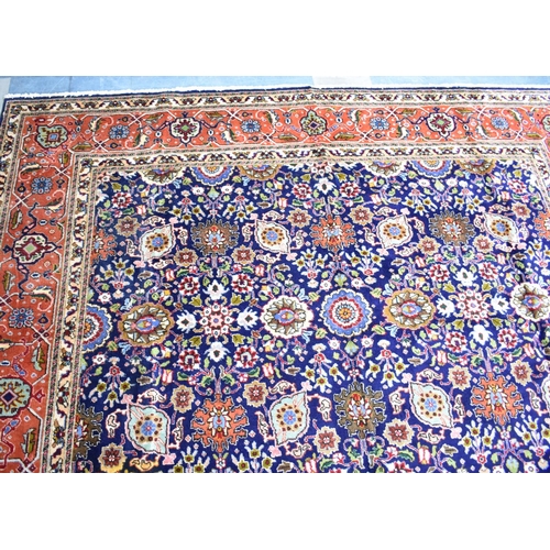 418 - A Fine Persian Hand Made Tabriz Carpet, 393x299cms