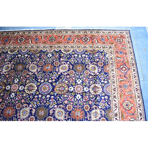 418 - A Fine Persian Hand Made Tabriz Carpet, 393x299cms