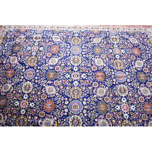 418 - A Fine Persian Hand Made Tabriz Carpet, 393x299cms