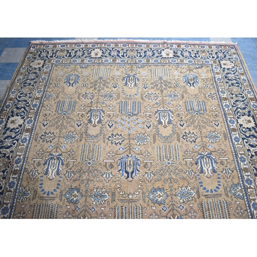 423 - An Edwardian Persian Hand Made Tabriz Carpet C.1920, 380x273cms