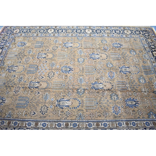 423 - An Edwardian Persian Hand Made Tabriz Carpet C.1920, 380x273cms