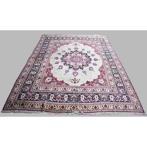 606 - A Victorian Persian Hand Made Dorokhsh Carpet C.1890, 403x305cms