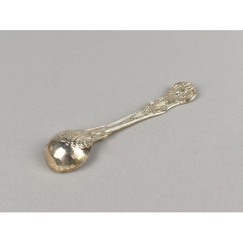 420 - A Georgian Silver Kings Pattern Condiment Spoon, 11cm Long