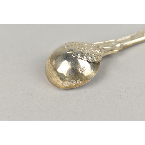 420 - A Georgian Silver Kings Pattern Condiment Spoon, 11cm Long